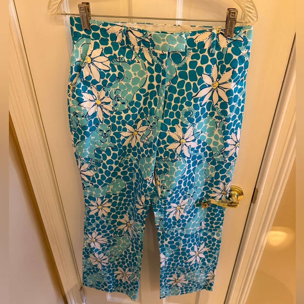 Lilly Pulitzer blue pants with Daisy design